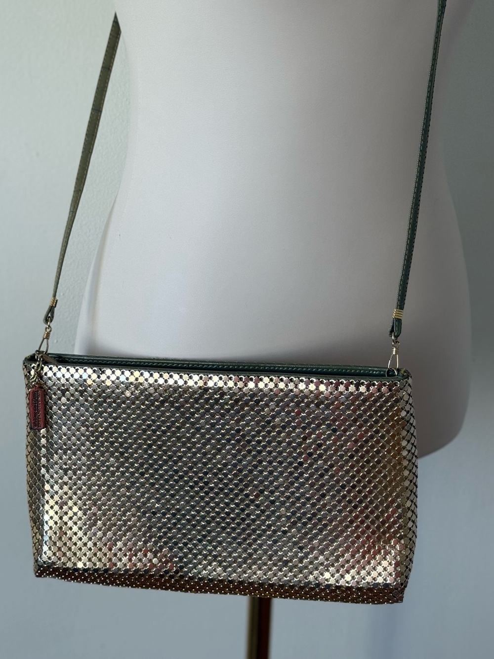 Whiting & Davis Gold Metal Mesh Crossbody Evening Cocktail Vintage Y2K Classy